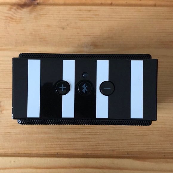 Kate Spade ♠️ Bluetooth speaker - Picture 3 of 5